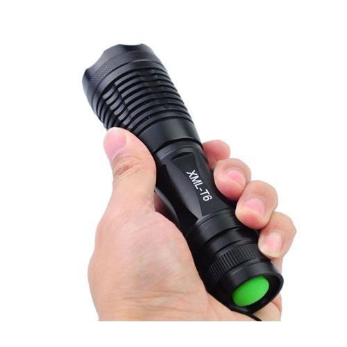 Đèn pin siêu sáng FLASHLIGHT F-901, chất liệu nhẹ, dùng pin 18650 kèm dây sạc micro usb sạc như điện thoại