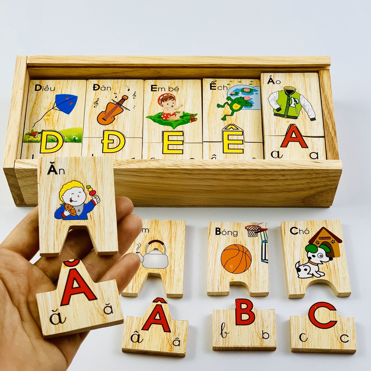 Đồ chơi gỗ trí tuệ- Kích thích sự phát triển trí não cho bé -  Bộ tìm chữ cái tiếng việt Mk00184
