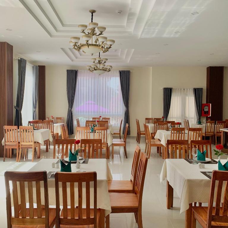 Combo 4N3D KS Bombo Hotel Đà Lạt 3 Sao: VMB khứ hồi Hà Nội - Đà Lạt + Phòng Tiêu Chuẩn + Ăn sáng