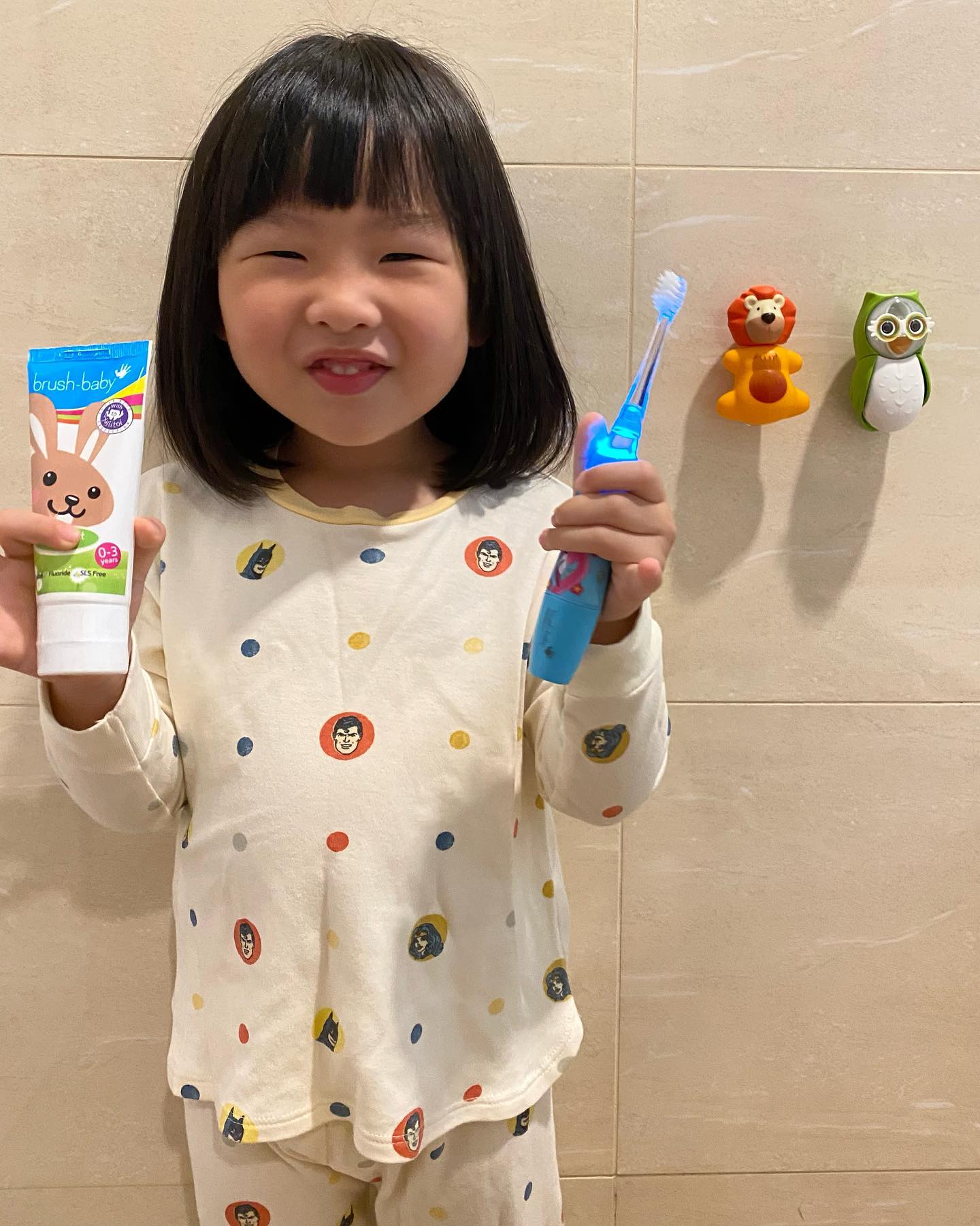 Brush-Baby Bàn chải điện sóng âm KidzSonic dùng pin có đèn, dễ dàng làm sạch răng an toàn và hiệu quả cho bé (Từ 3 tuổi)