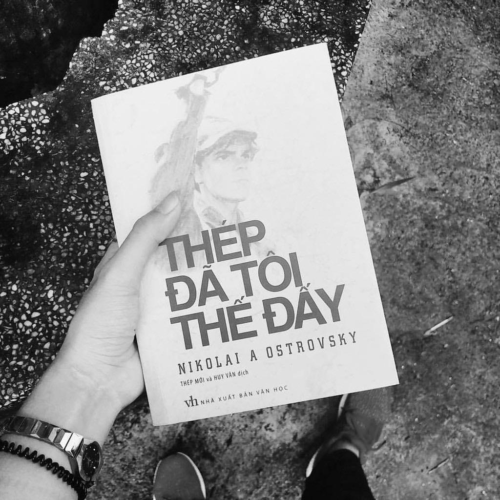 Thép Đã Tôi Thế Đấy  - Bản Quyền