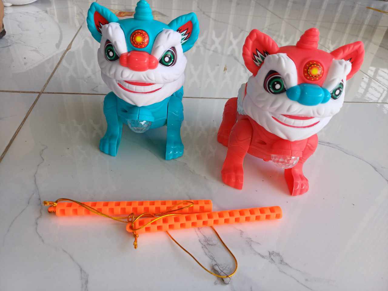 Đồ chơi con lân pin đi được