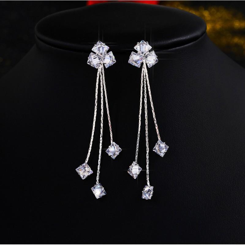 Bông tai hình thoi thả sợi dài