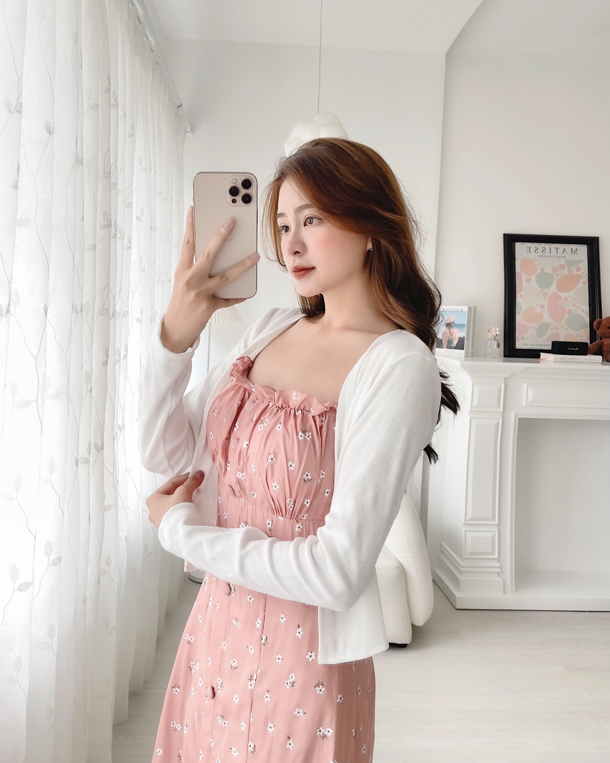 Set đầm hồng 2 dây + áo khoác trắng