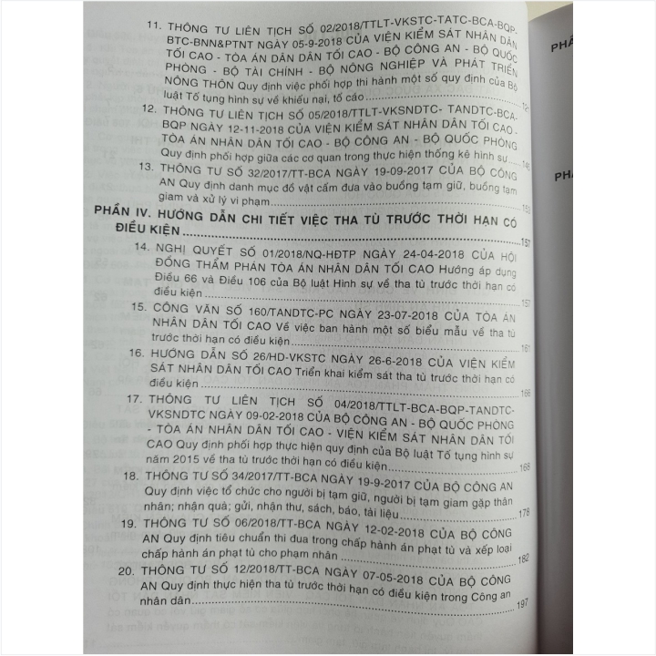 Sách Bộ Luật Tố Tụng Hình Sự sđ, bs năm 2022 - Luật Đặc Xá - Luật Thi Hành Tạm Giữ Tạm Giam và Các Văn Bản Hướng Dẫn Thi Hành - V2088P