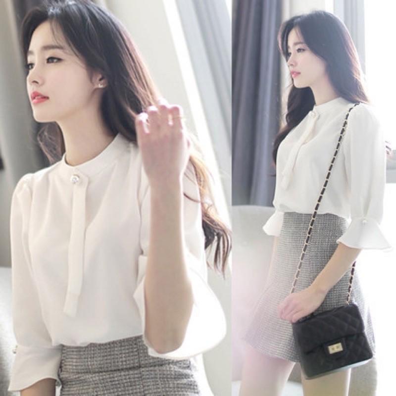 Áo sơ mi cổ trụ đính ngọc tay lỡ thanh lịch