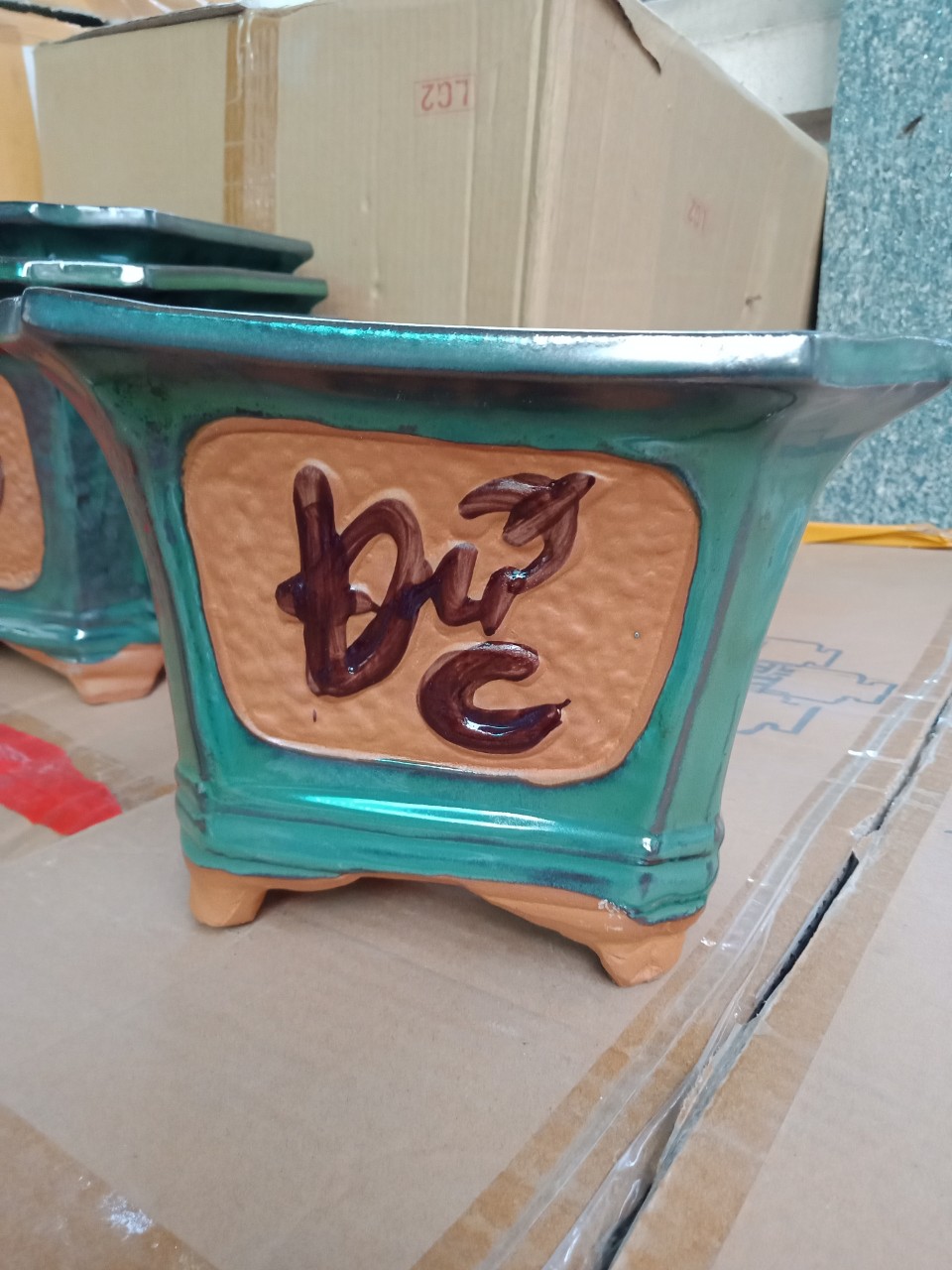 Chậu gốm sứ trồng cây để bàn men lam cổ họa tiết nổi