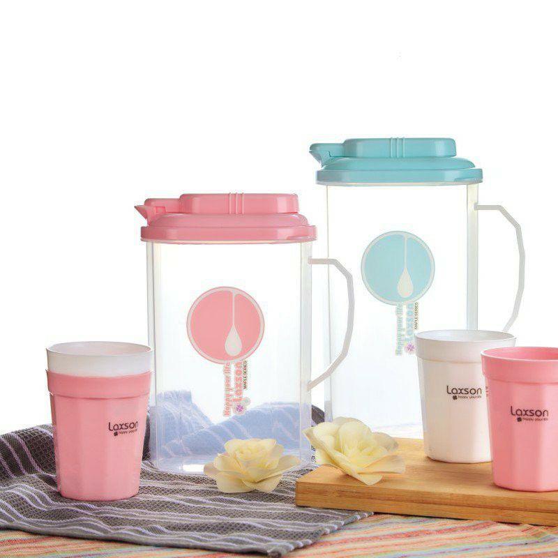 Bình đựng nước nhựa có tay cầm 2000ml tặng kèm 4 cốc LX-7722
