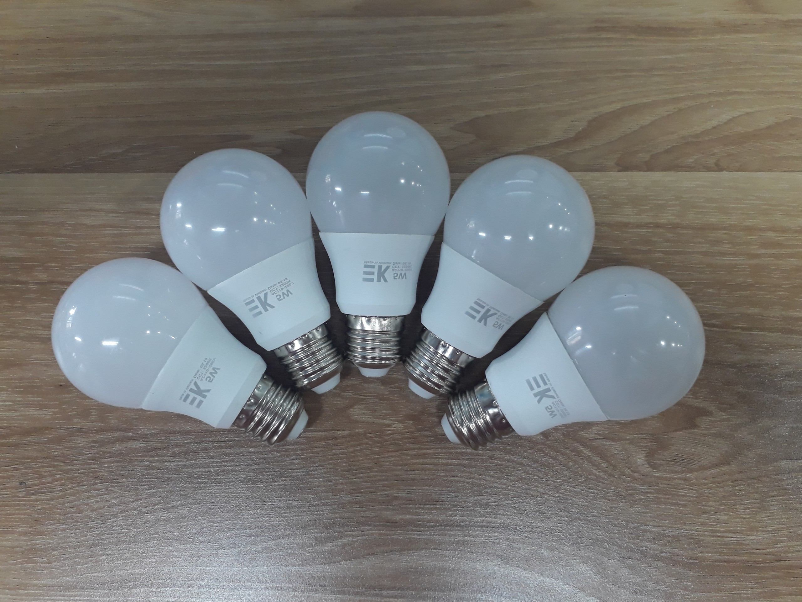 Bóng đèn Led EK 5W ánh sáng trắng, vàng tiết kiệm điện năng