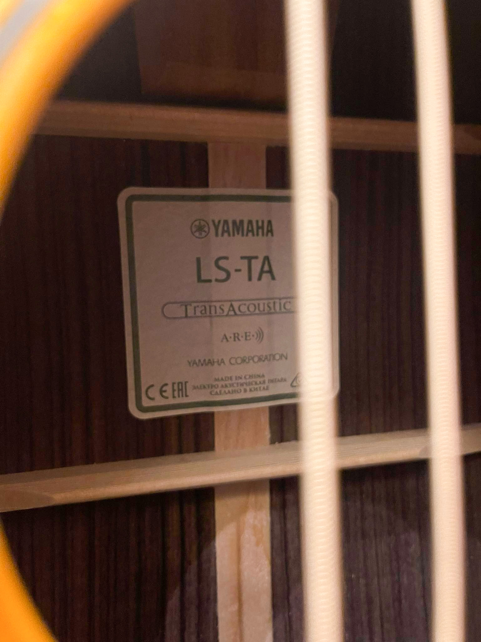 Đàn guitar acoustic Yamaha LS-TA