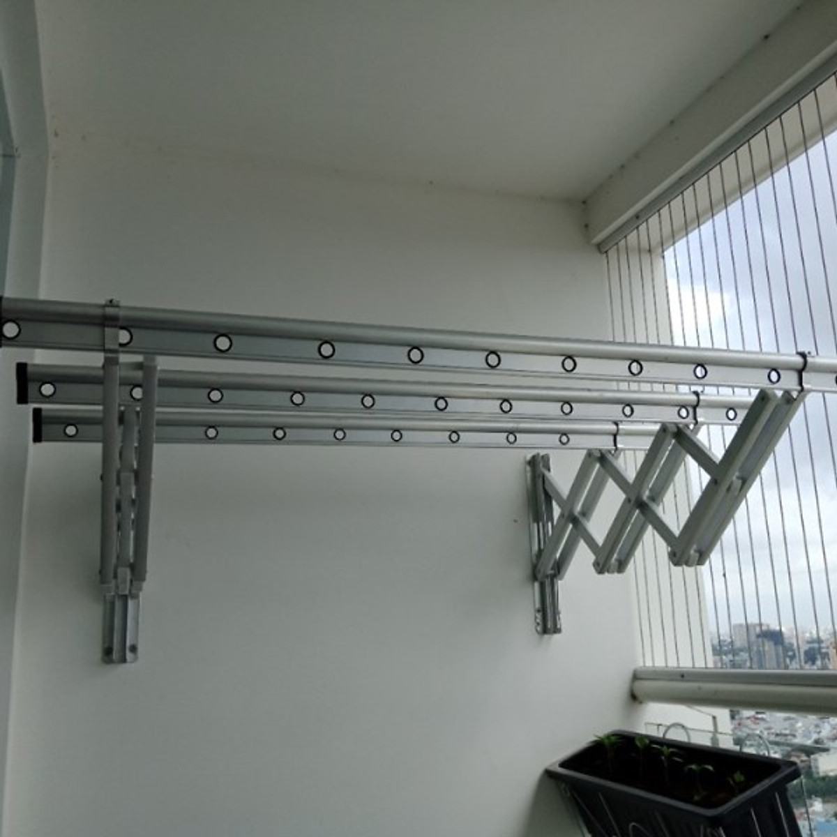 Giàn phơi gắn tường Nhôm cao cấp -GPGT-bạc