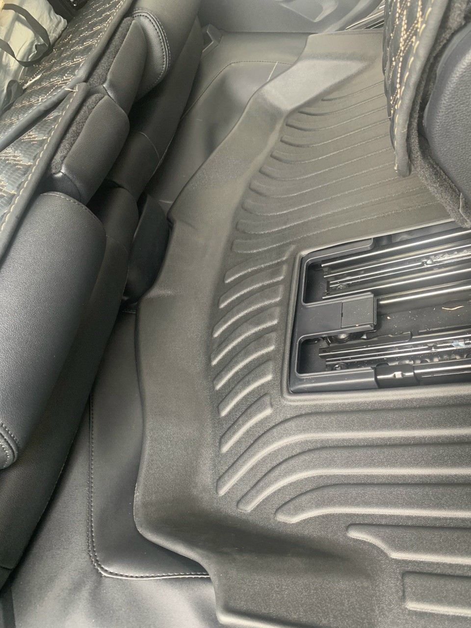 Thảm sàn cho xe Ford Everest 2023 - thương hiệu DCSMat