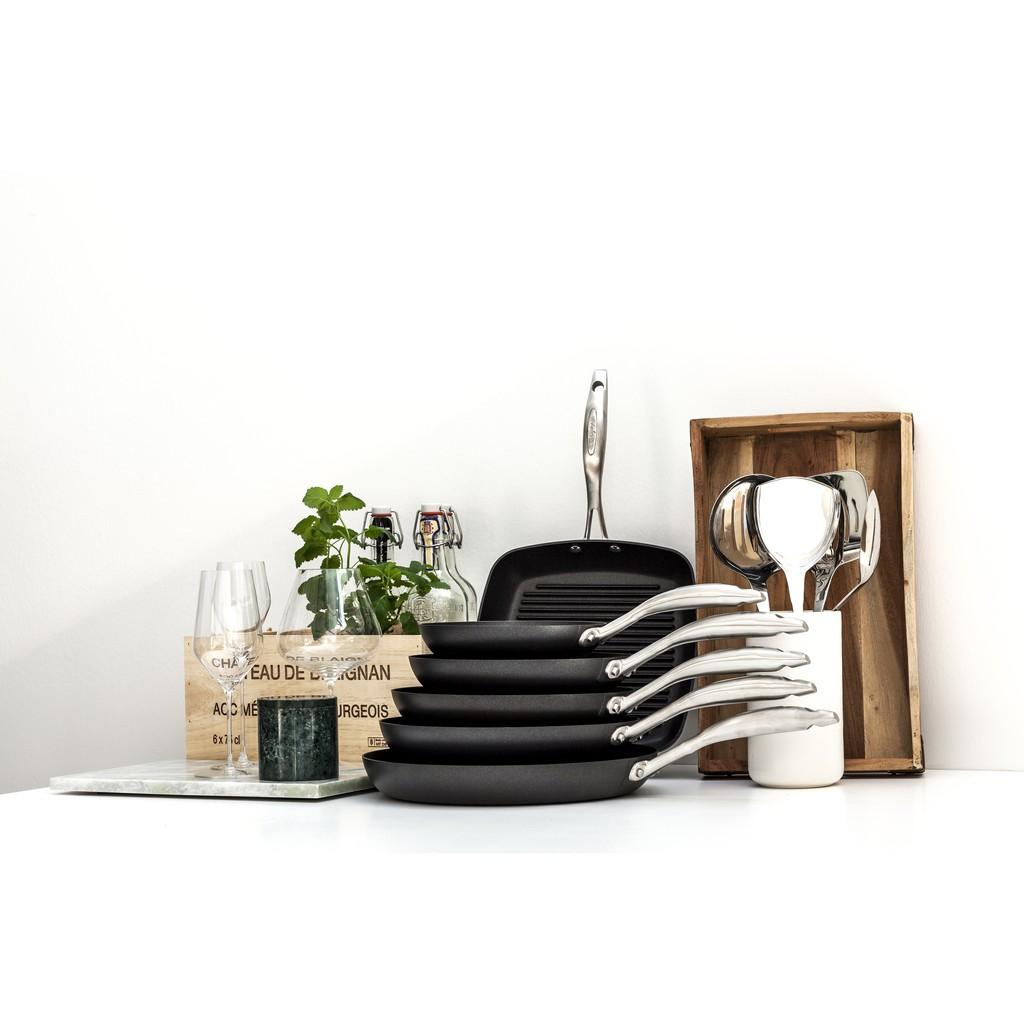 Chảo chiên chống dính đáy từ cao cấp Scanpan Pro IQ 24cm, bảo hành chống dính 3 năm, an toàn, sản xuất Đan Mạch 68002400