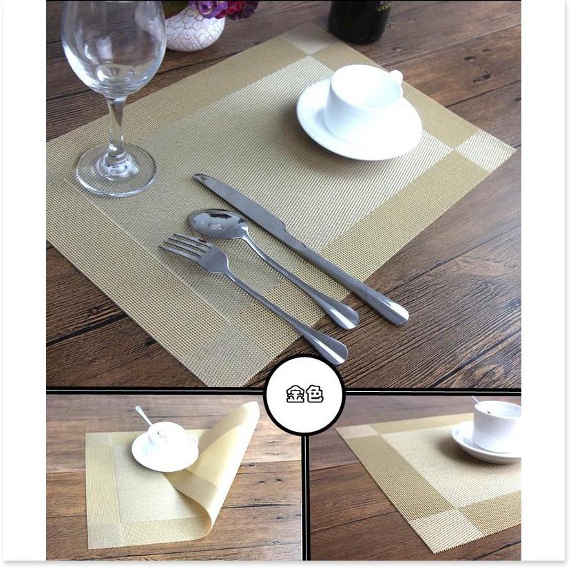 Bộ 4 tấm lót bàn ăn PVC Polyester 45 x 30 cm