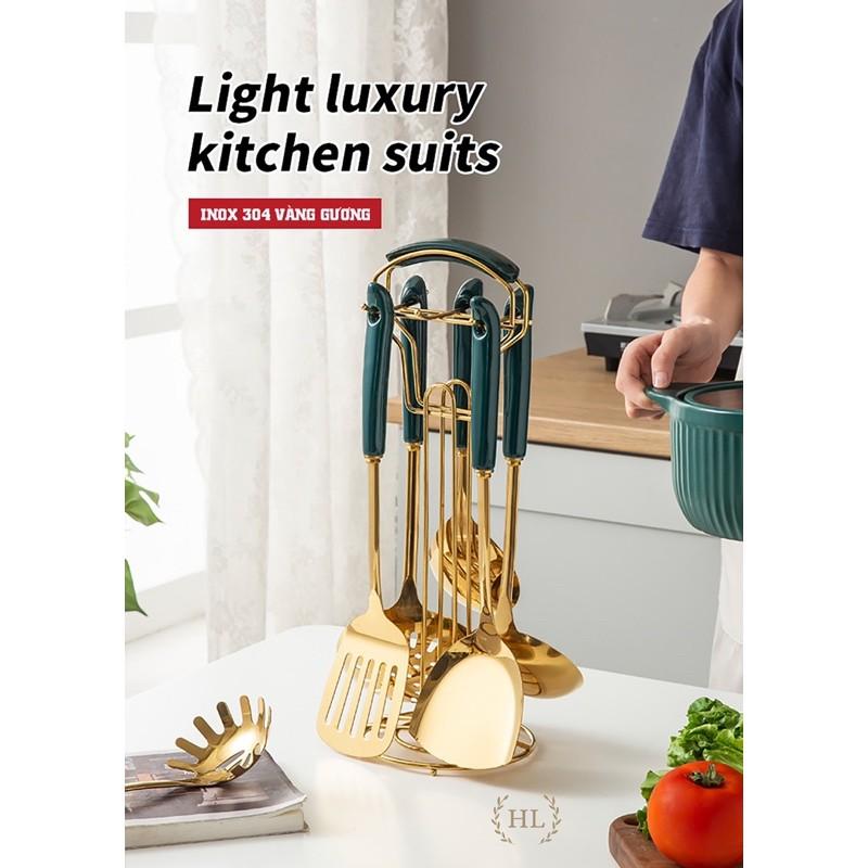BỘ MUÔI CANH XẺNG INOX VÀNG GƯƠNG CÁN SỨ KÈM GIÁ TREO | BỘ MUÔI VÁ VÀNG GƯƠNG CAO CẤP