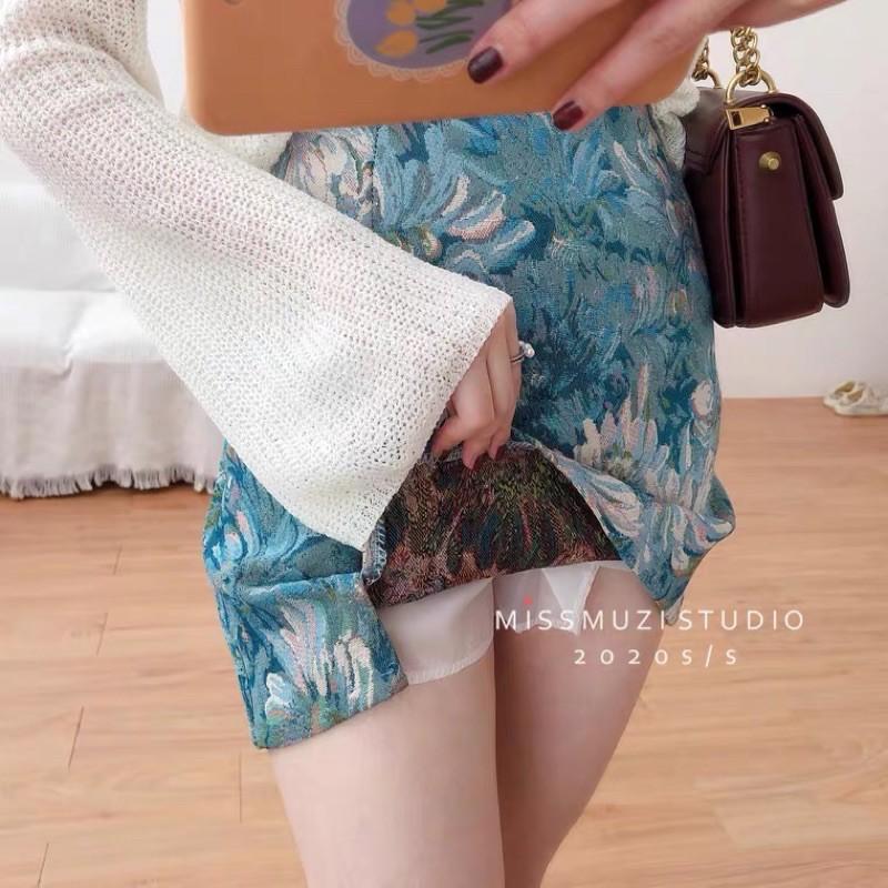 Chân váy chữ A xẻ tà thêu hoa sắc xảo mẫu 2021