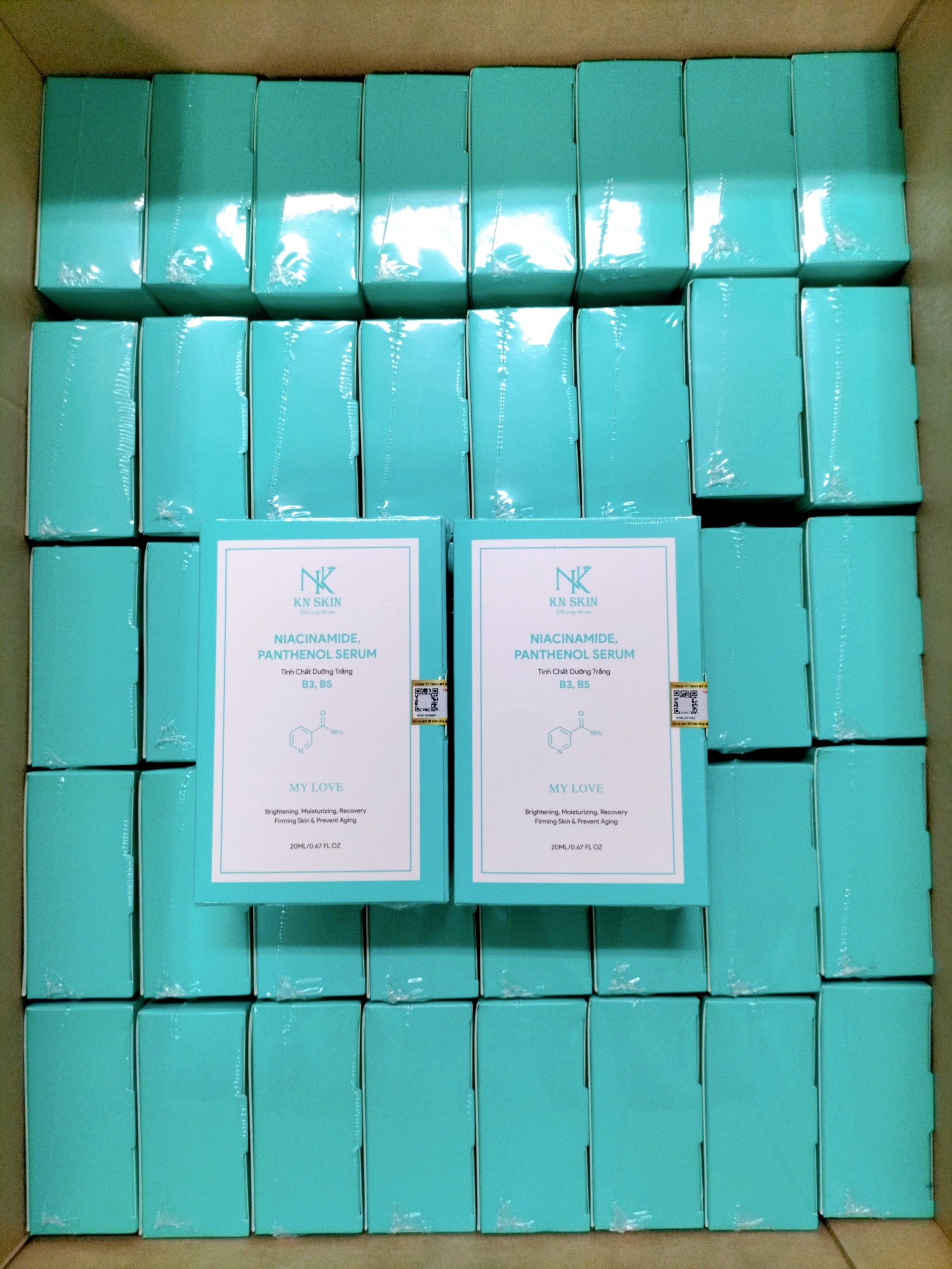 SERUM dưỡng căng bóng vitamin A-HA-B5 B3 giúp da căng bóng sau 1 đêm sử dụng. Sản phẩm rất cần thiết cho làn da khô da tái tạo và phù hợp với tất cả mọi loại da nhạy cảm