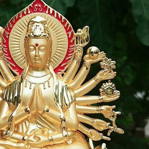 Tượng Phật bà Quan Âm ngàn tay