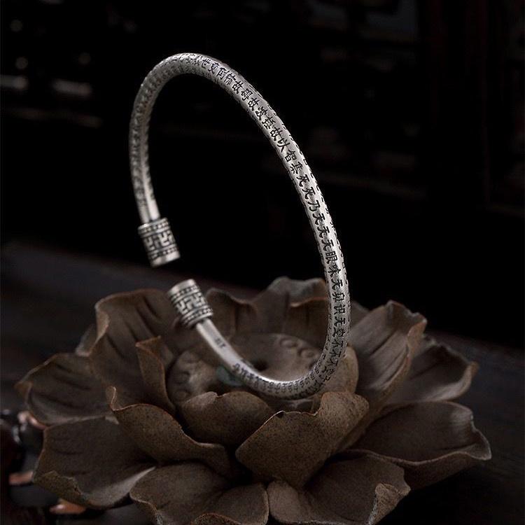Vòng tay kim loại điêu khắc phong cách cổ điển - vòng tay Tâm Kinh tự mở