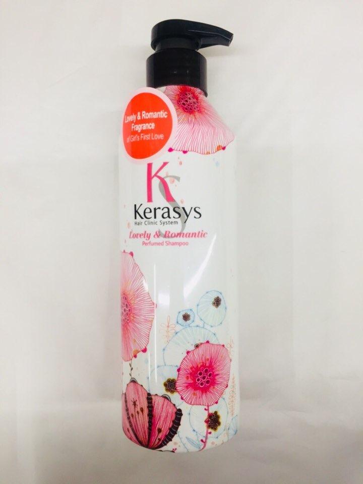 Dầu gội nước hoa Kerasys Lovely &amp; Romantic hương hoa nhài, cúc Hàn Quốc 600ml tặng kèm móc khoá