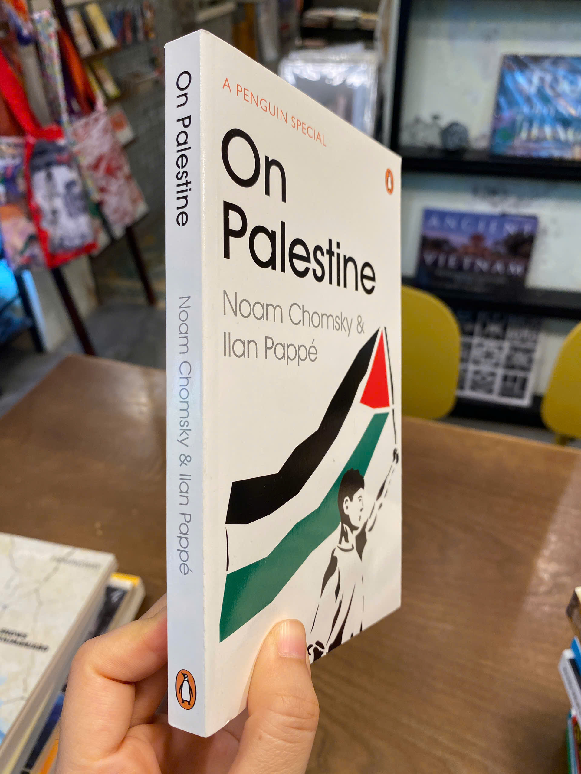 Sách - On Palestine by Noam Chomsky | History Nonfiction / Pocket Size / Ngoại văn Nhập khẩu