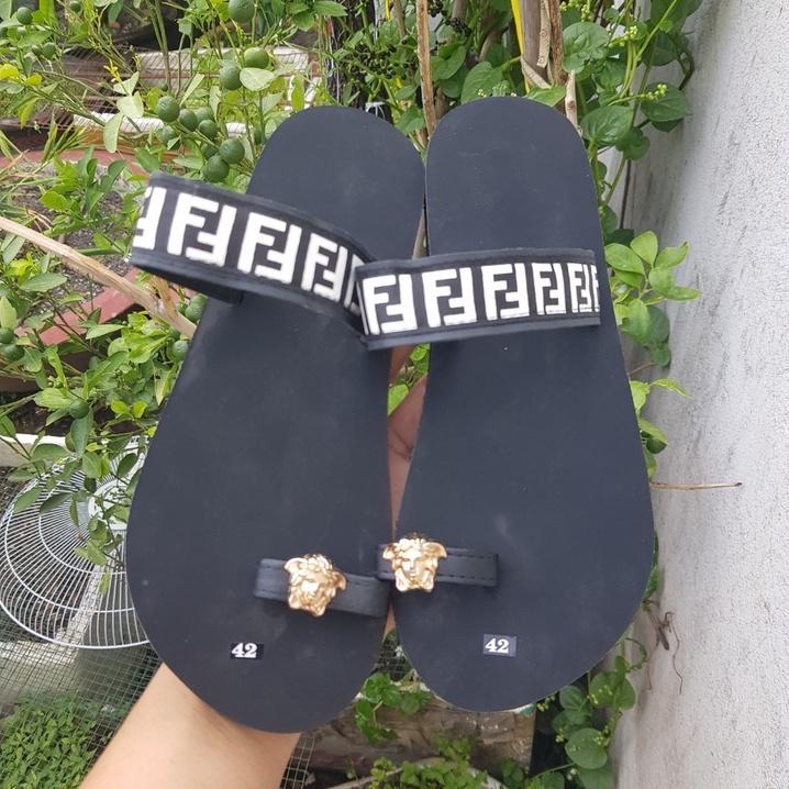 Sandaldongnai dép sỏ ngón nữ ( đế đen quai f ) size từ 35 nữ đến 41 nữ có đủ màu đủ size ib để chọn thêm