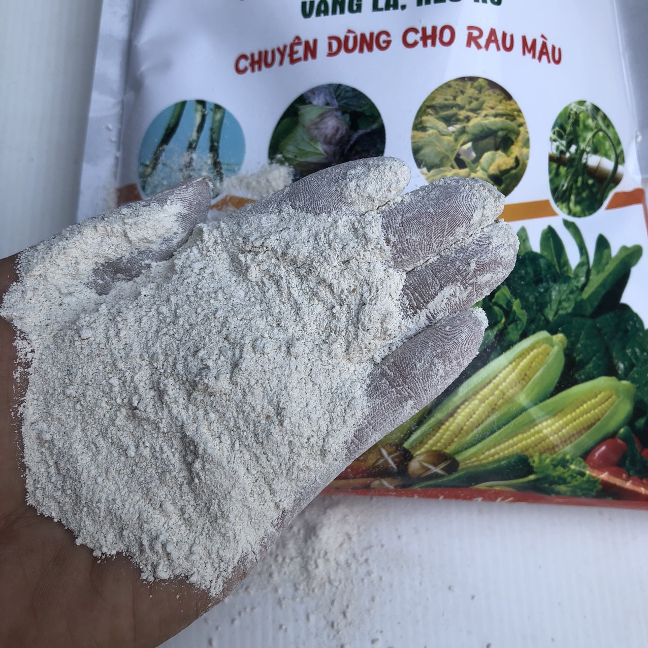 Chế Phẩm Vi Sinh Trichoderma Phòng Ngừa Thối Rễ, Thối Gốc, Vàng Lá, Héo Rũ Dùng Cho Rau Màu, Cây Cảnh 1kg