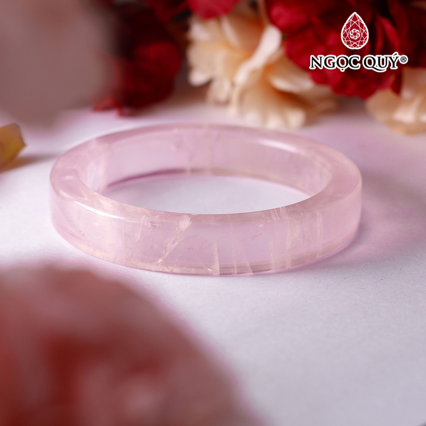 Vòng nguyên khối bản vuông đá thạch anh hồng - Ngọc Quý