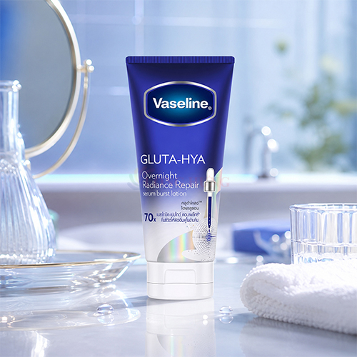 Sữa dưỡng thể Vaseline Gluta-Hya 70X Serum Burst Lotion OverNight Radiance Repair (300ml) - Hàng chính hãng