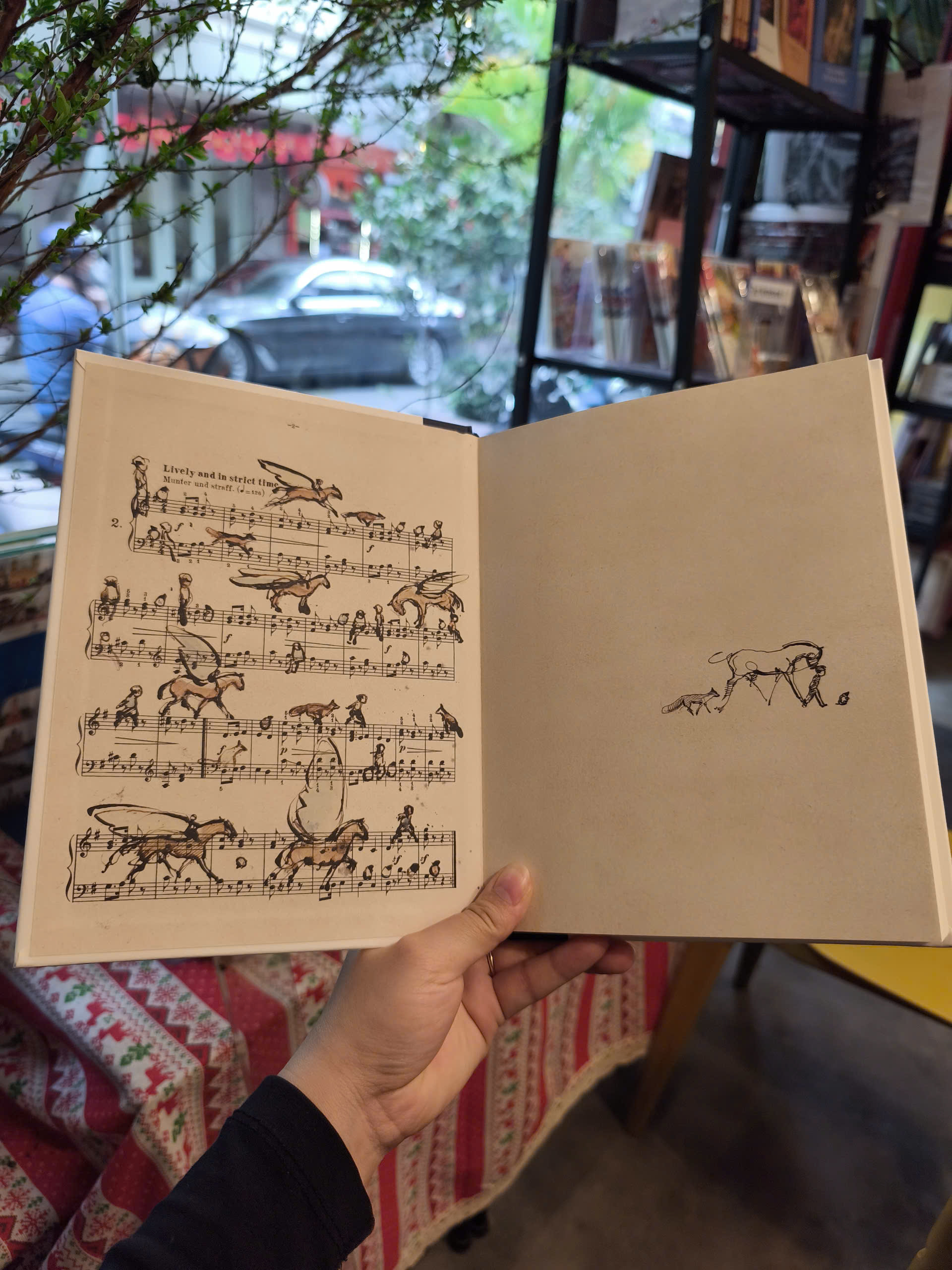 Sách - The Boy, The Mole, The Fox and The Horse by Charlie Mackesy - Fiction Graphic/Novels/Poetry