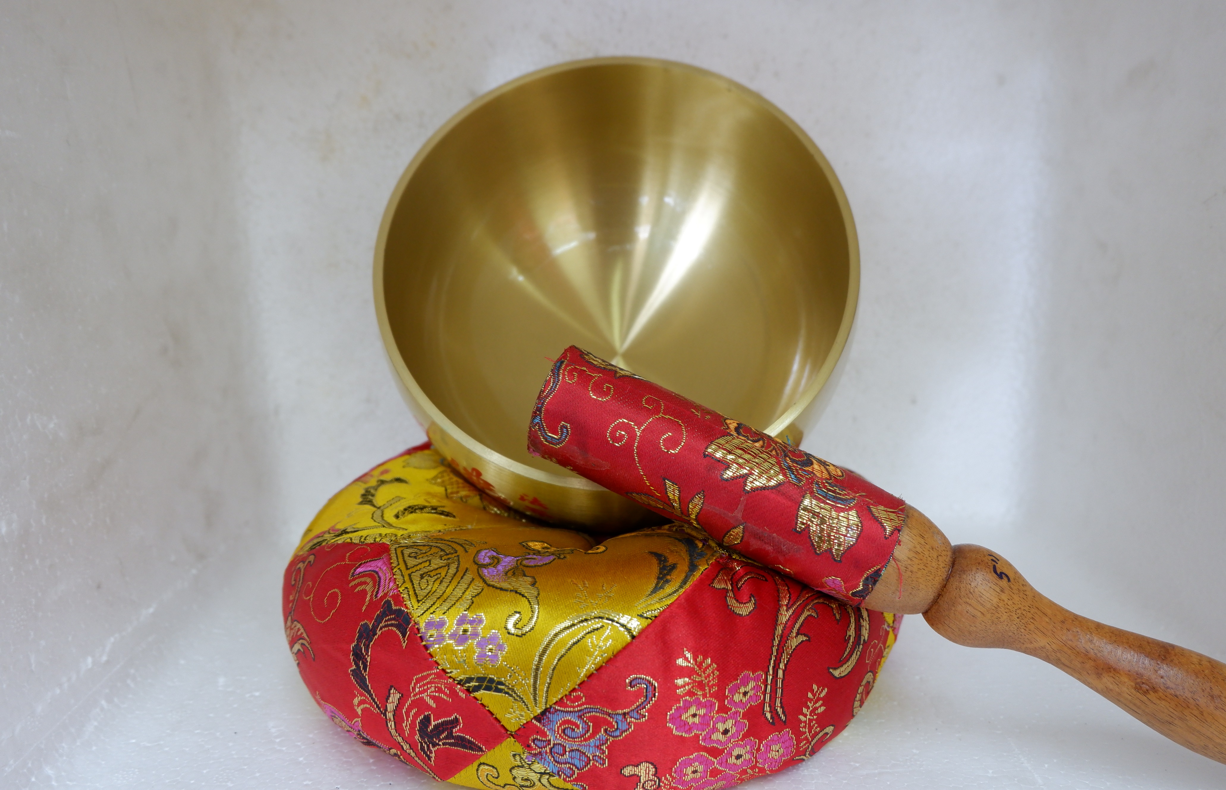 Chuông Đồng vàng Đài Loan cao cấp 6inch- mẫu chữ đỏ