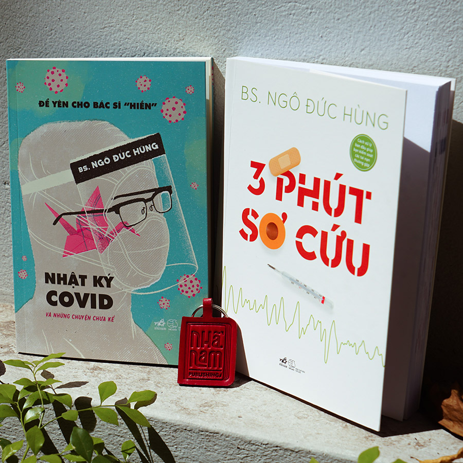 Combo 2 Cuốn: Nhật Ký Covid Và Những Chuyện Chưa Kể  + 3 Phút Sơ Cứu (Tặng Kèm: Móc Khóa Da)