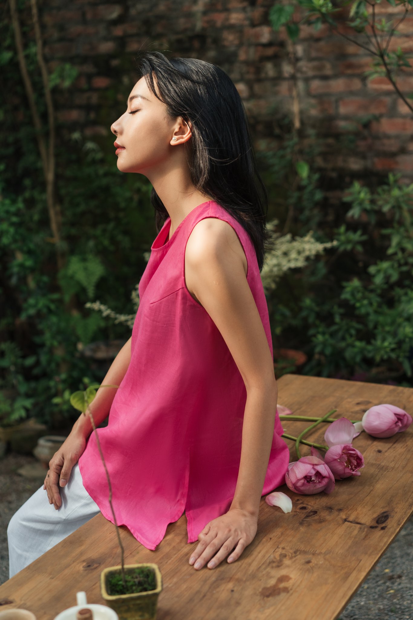 Áo linen vạt lệch hồng sen