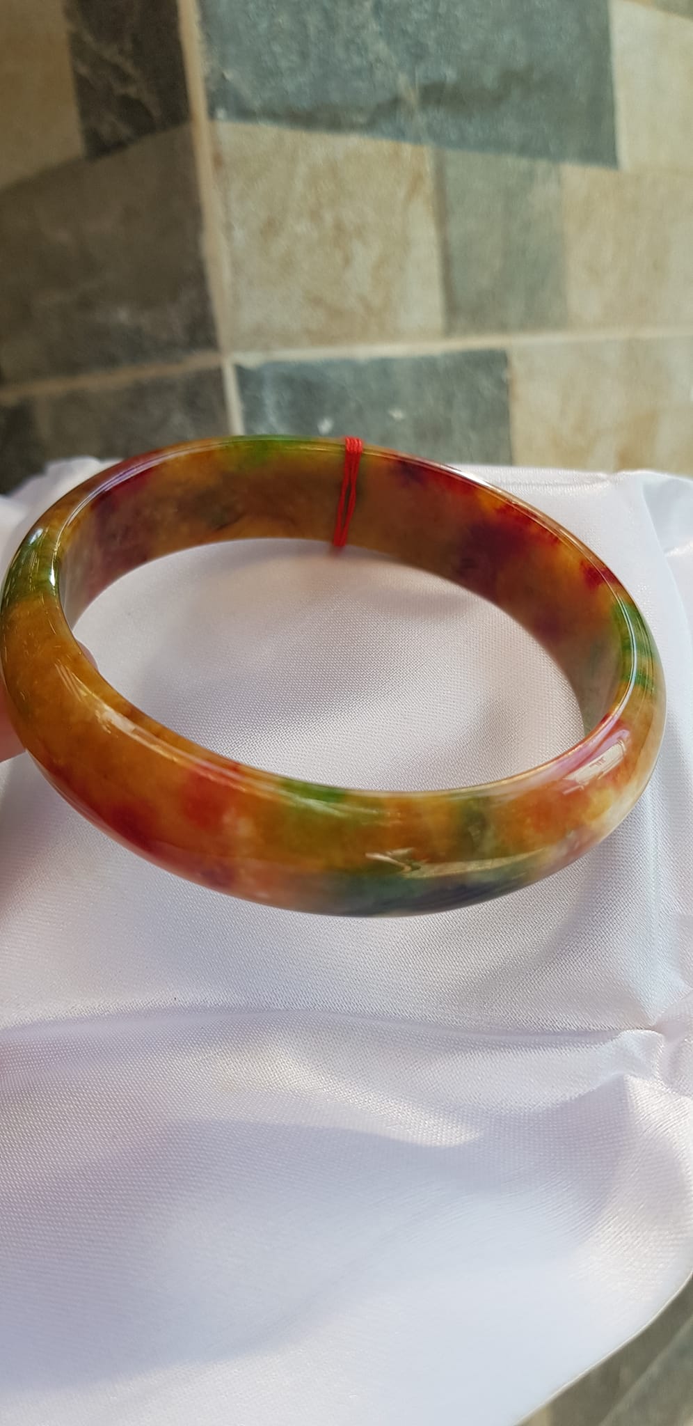 Vòng đeo tay Nam Cẩm Thạch Bản Hẹ Tứ Quý Ni 67mm X cao 16mm x dầy 7mm Màu tứ quý đỏ vàng xanh bóng đẹp Nam tay to 78kg - 90kg đeo đẹp tươi may mắn ạ