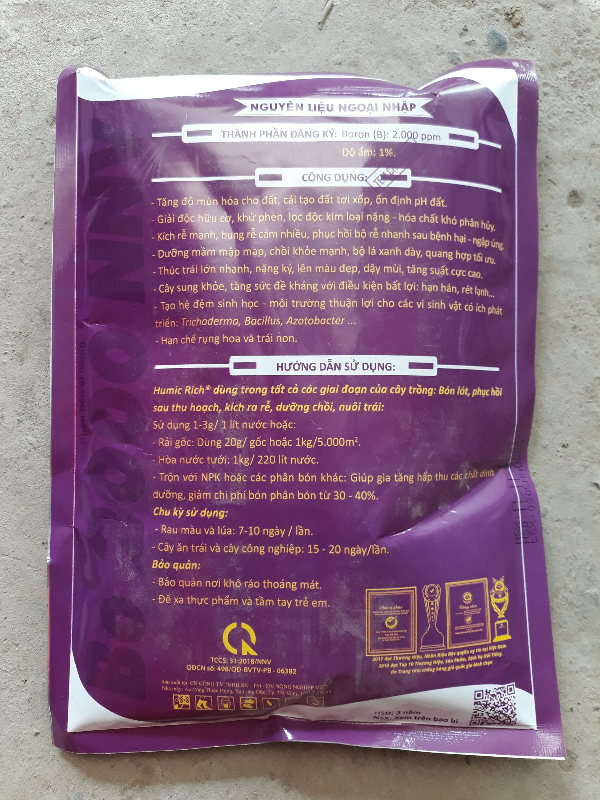 Phân bón Humic Rich cao cấp nguyên liệu ngoại nhập gói 1kg - Ra rễ, nở bụi, hạ phèn, xanh lá, cứng cây