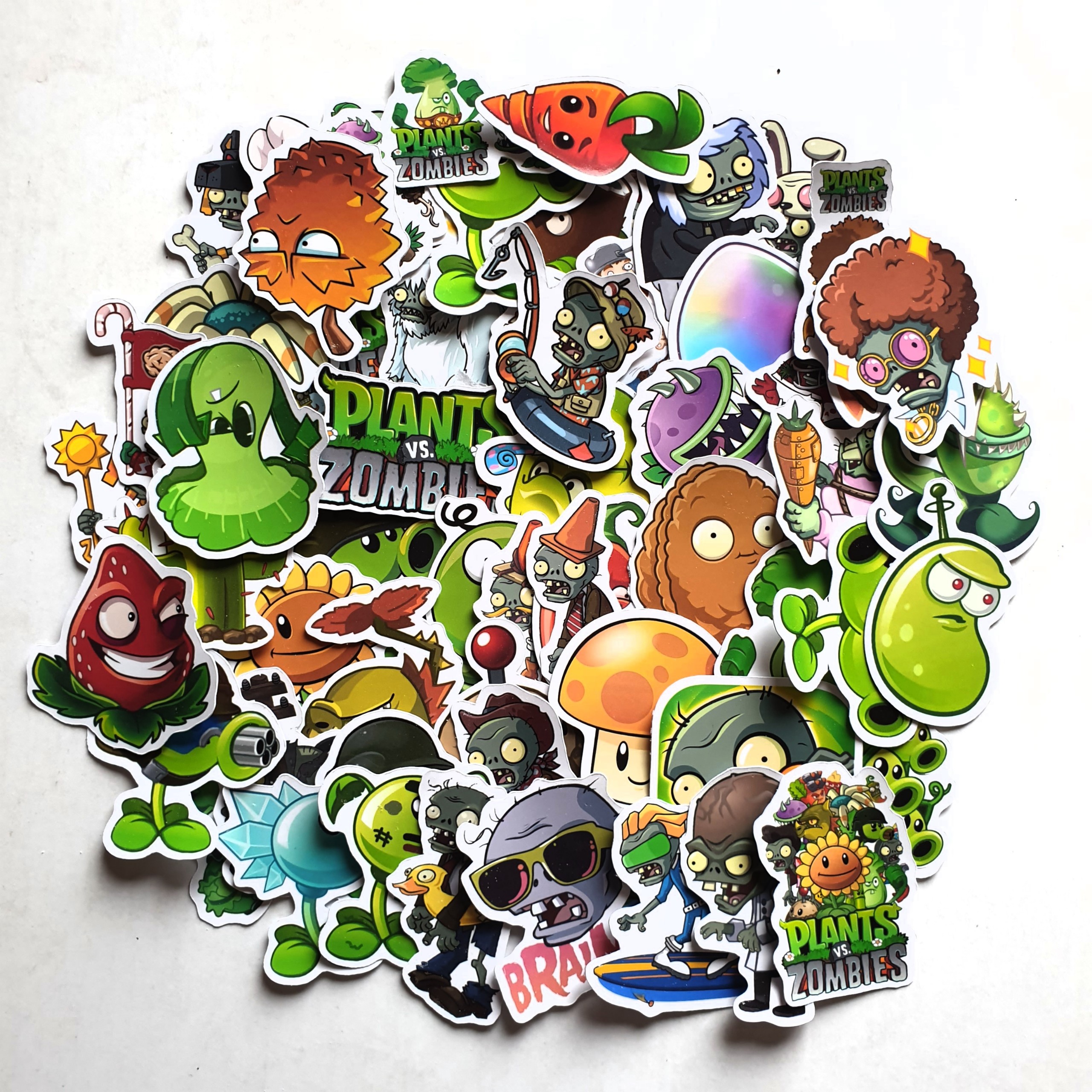 Sticker hình dán cao cấp chủ đề PLANTS VS ZOMBIES - Dùng dán Xe, dán mũ bảo hiểm, dán Laptop...