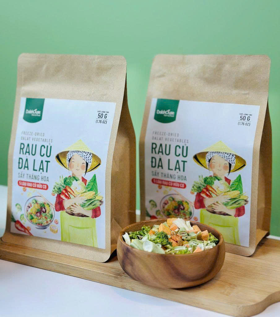 Rau Củ Đà Lạt Sấy Thăng Hoa Dalahouse Gói 50g - Rau Củ Giòn Nhẹ Tiện Lợi Dùng Nấu Mì, Cháo, Canh