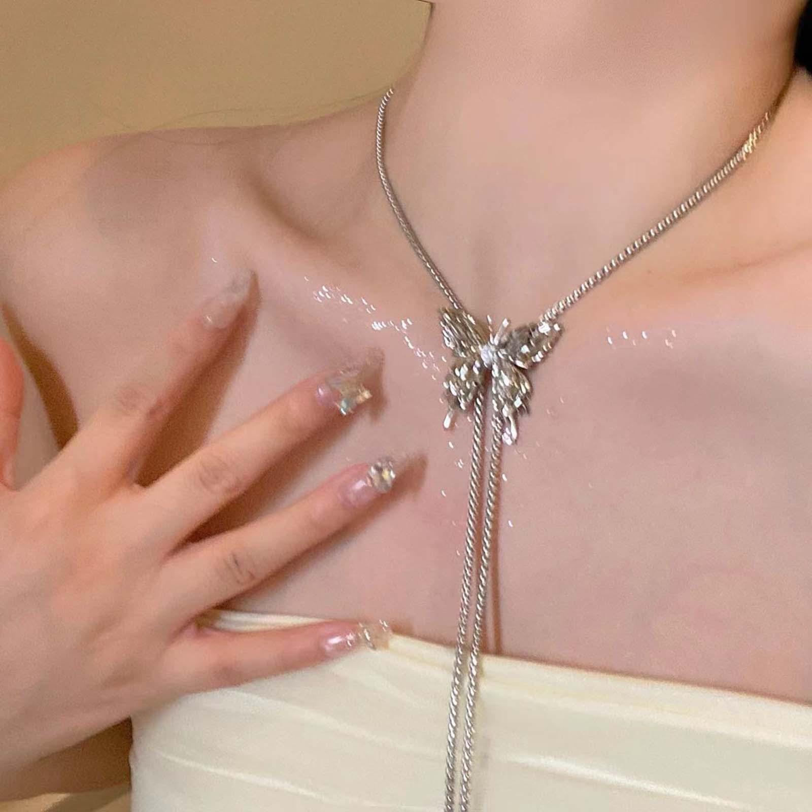 Butterfly Pendant Sweater Chain Individuality Irregular Hiphop Jewelry Fashion Elegant Sweater Necklace Butterfly Chain for Women Girls Gift
