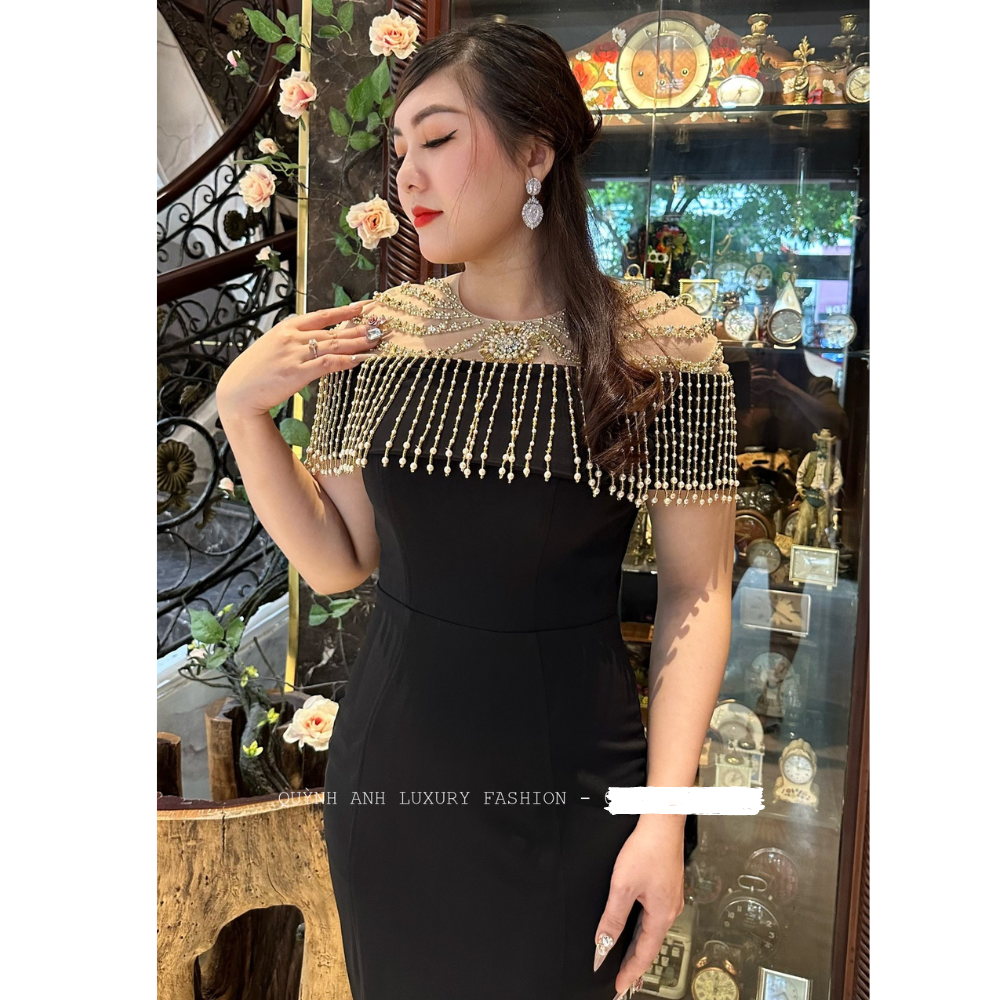 Đầm Dạ Hội Đen Đuôi Cá Cổ Tròn Phối Lưới Cao Cấp Otis Dress