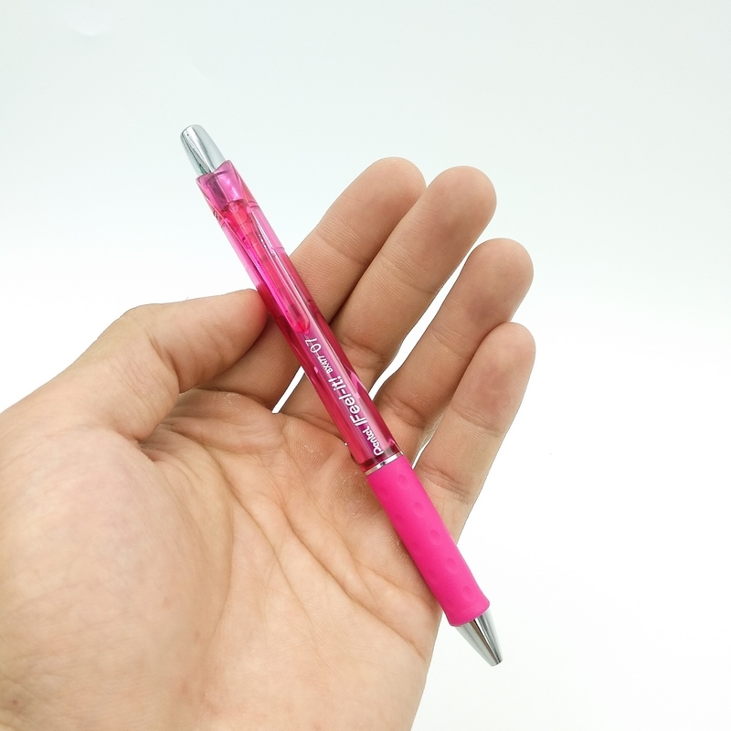 Bút Bi Bấm Pentel 0.7 BX477P - Màu Hồng