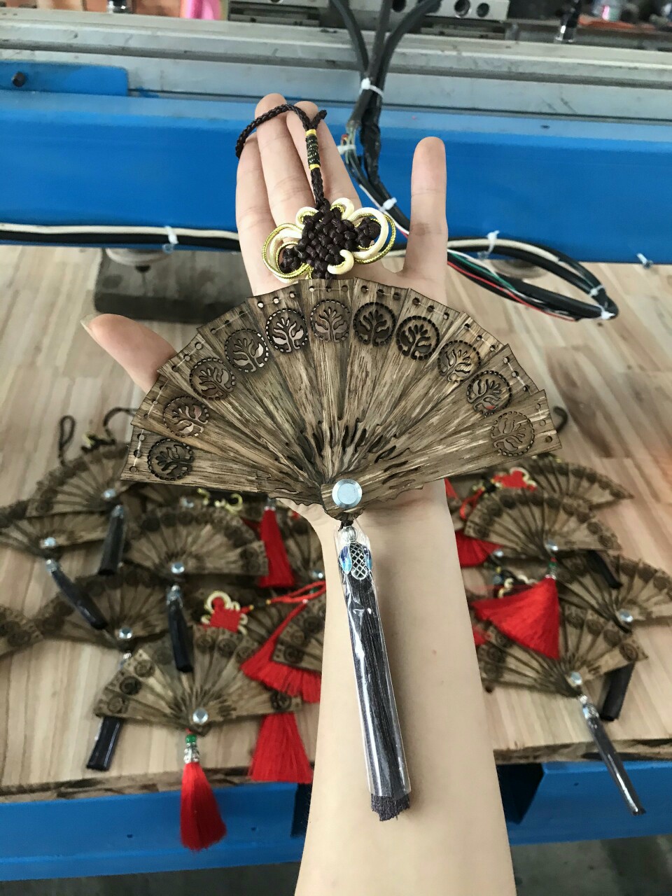 Quạt trầm hương