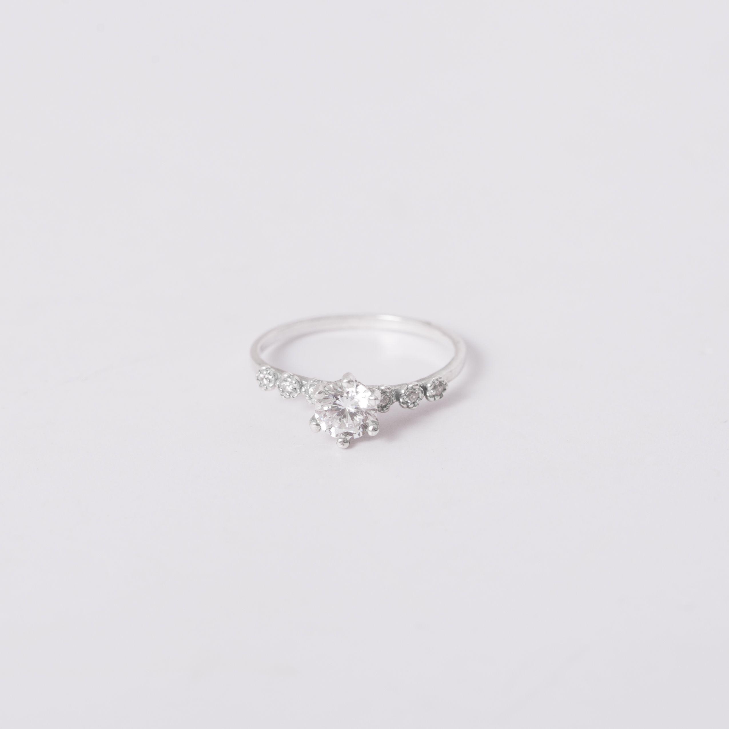 Nhẫn Bling it sáu hạt đá coronet BIN291