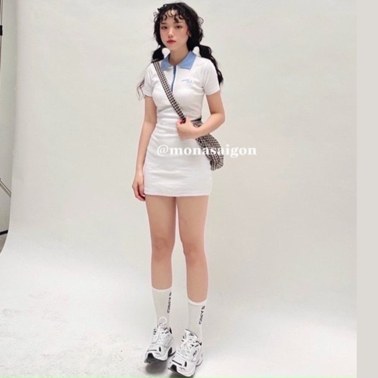 V4- Đầm polo cổ xanh có dây kéo thêu chữ chất thun mịn kiểu dáng trẻ trung nữ tính Hana