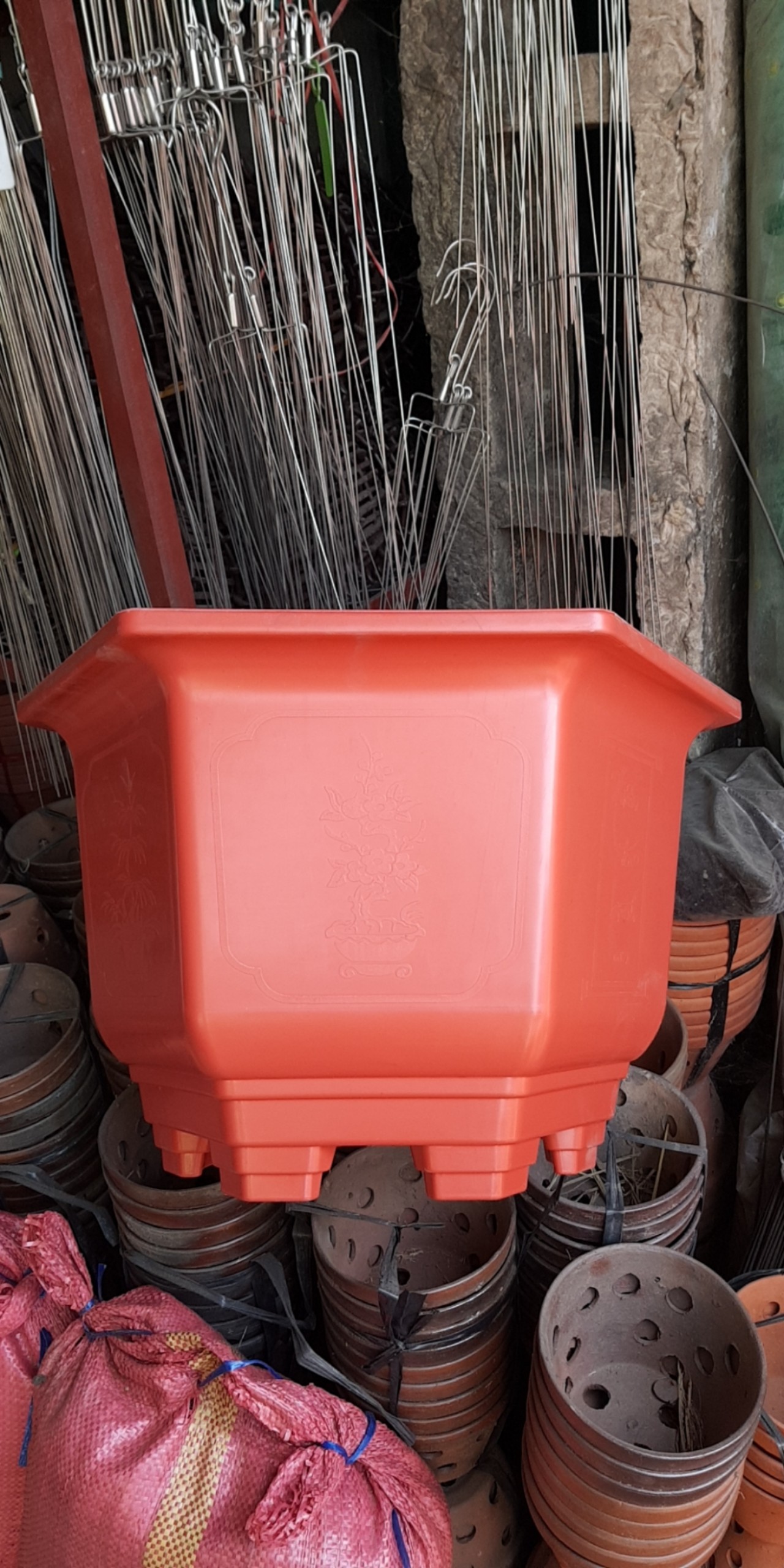 2 chậu nhựa Bình Thuận LG 22