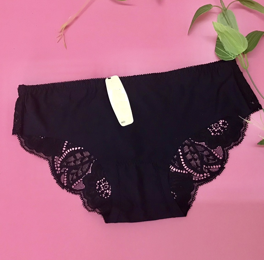 Set 2 quần lót nữ đúc su phối ren hoa mềm mịn