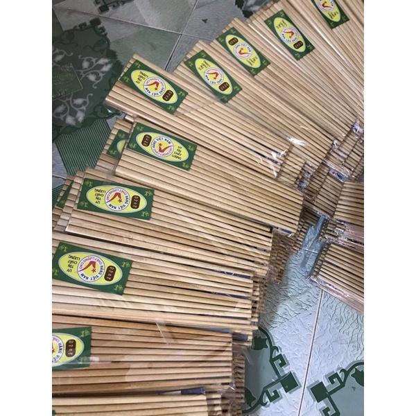 10 đôi đũa ăn cơm gỗ trắng giá xưởng