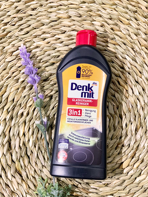 Dung Dịch Vệ Sinh Bếp Từ Denkmit Glaskeramikreiniger 3in1 bảo vệ mặt bếp, tẩy sạch dầu mỡ rất tiện dùng.