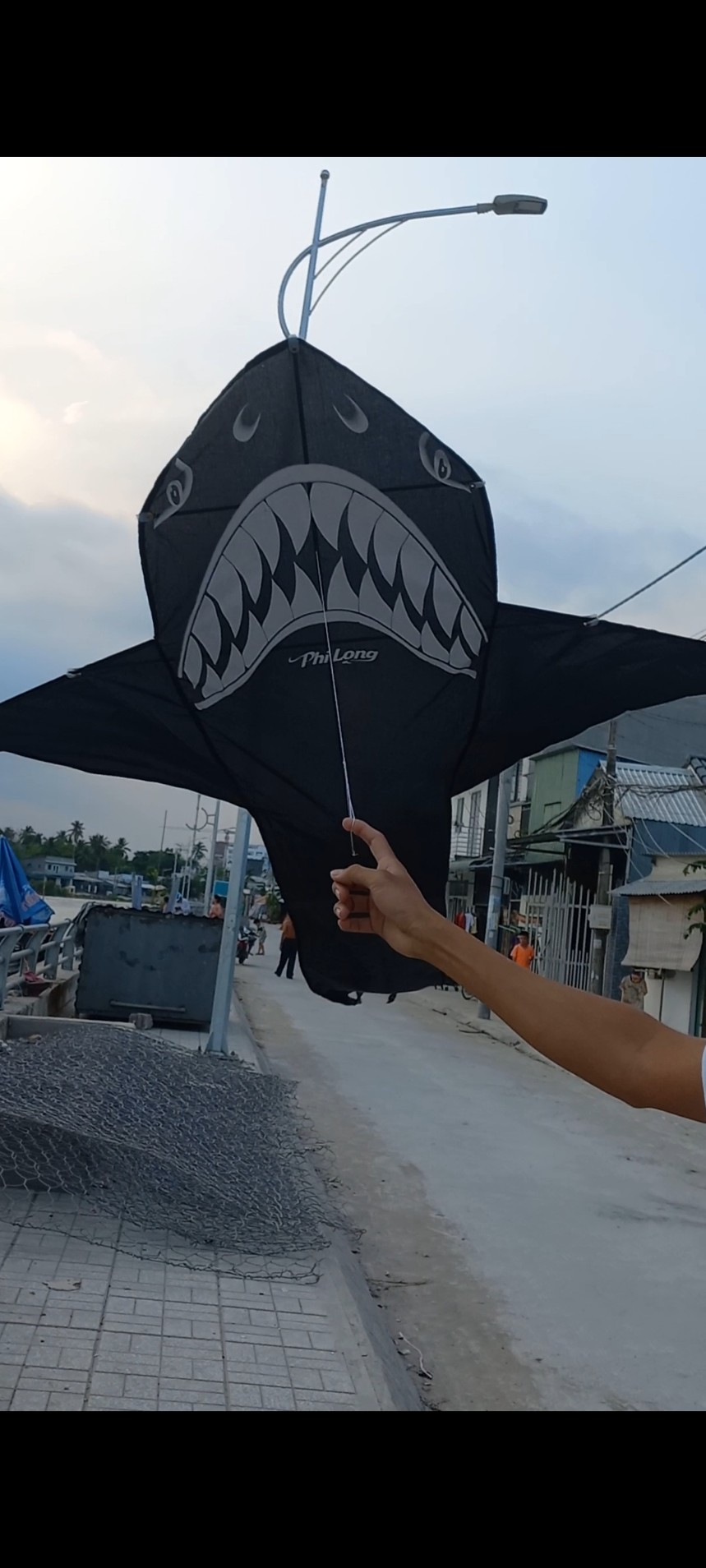 Diều cá mập 2.4mx1.5m phi long - 2.4m