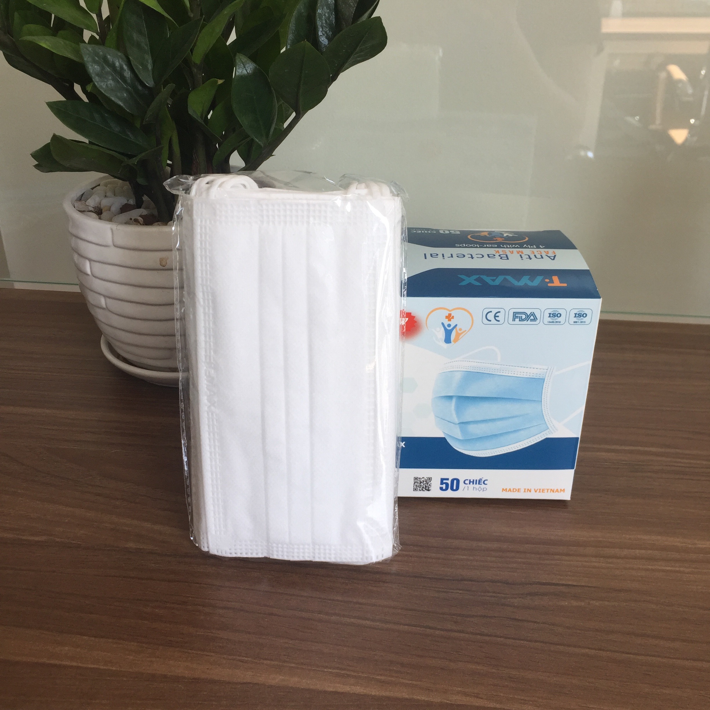 - Khẩu Trang Y Tế Cao Cấp Tmax - 4 Lớp Kháng Khuẩn / 99% Lọc Khuẩn, Bụi, Virus / Người Lớn Trắng – HÀNG CHÍNH HÃNG