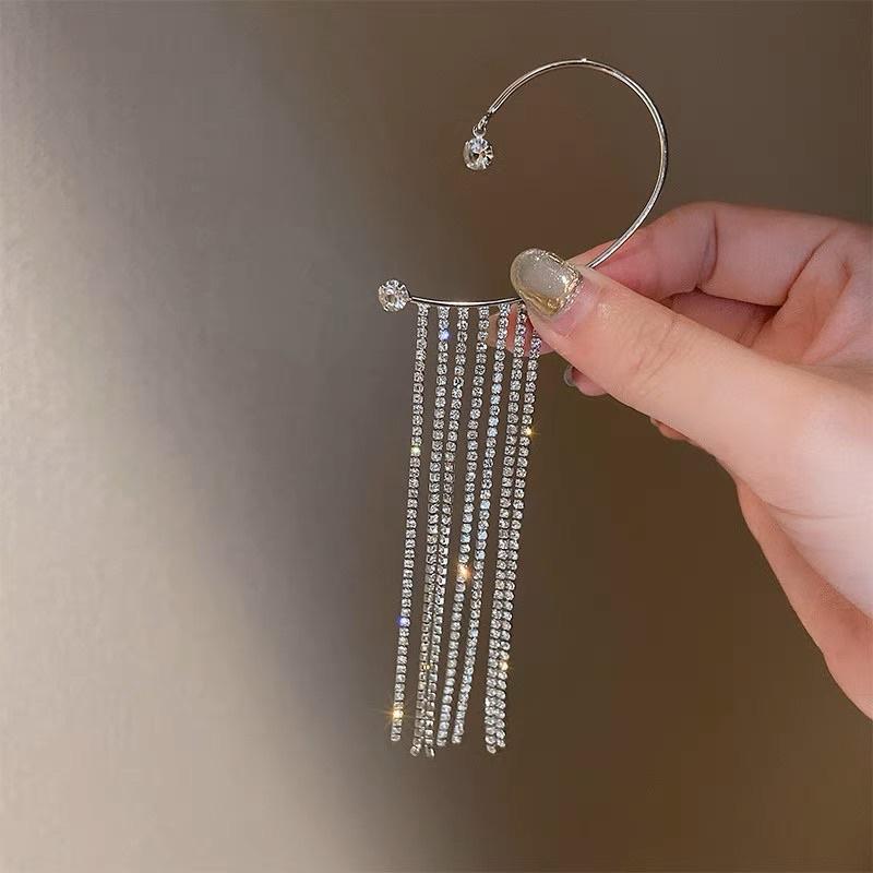 Khuyên tai gài 1 bên - Arora boutique
